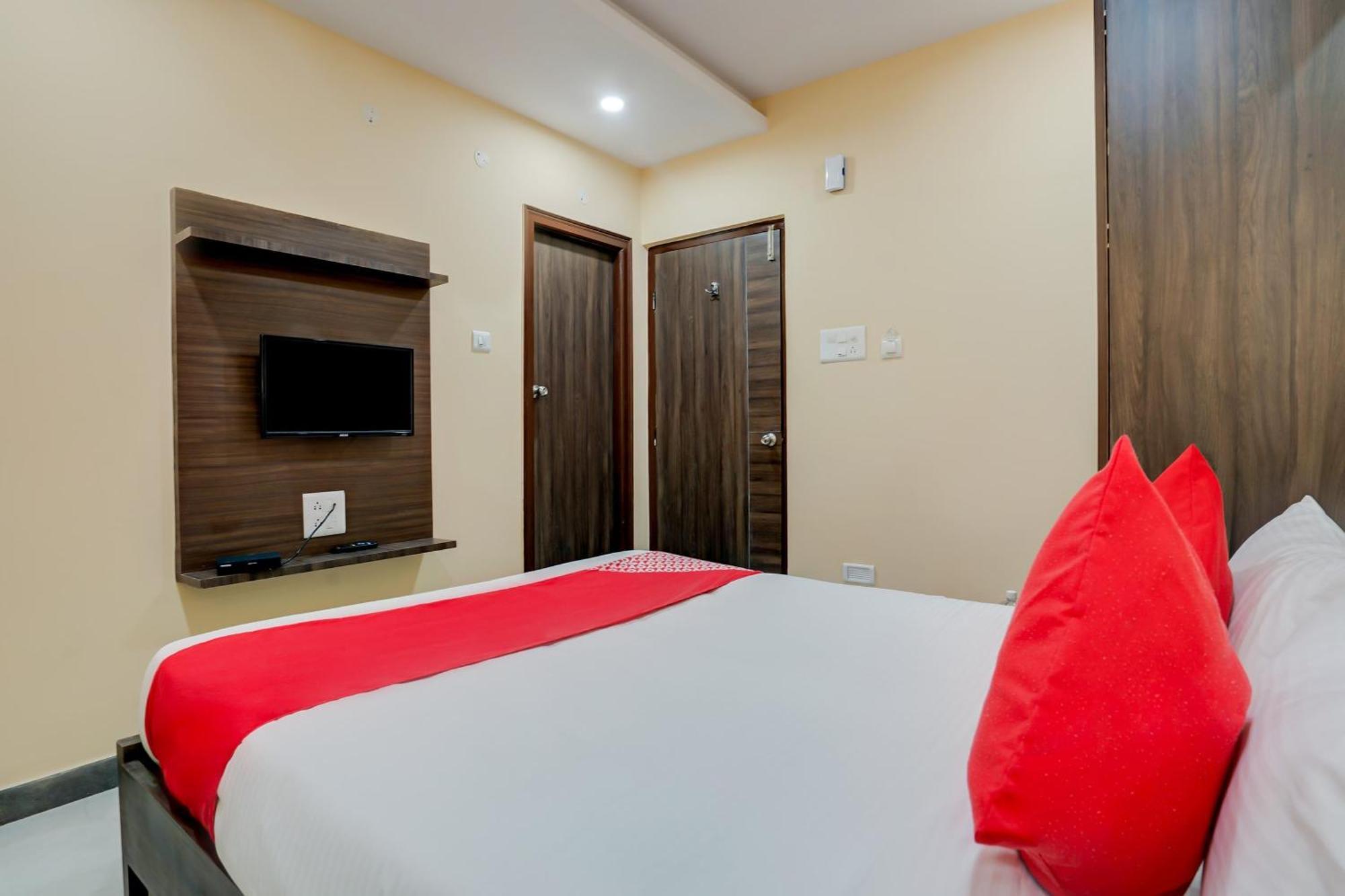 Hotel O Alekhya Residency Cafe Bahar Sururnagar Экстерьер фото